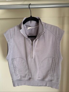 Sleeveless Half-Zip Sweatshirt Muscle Tee in Light Lavender